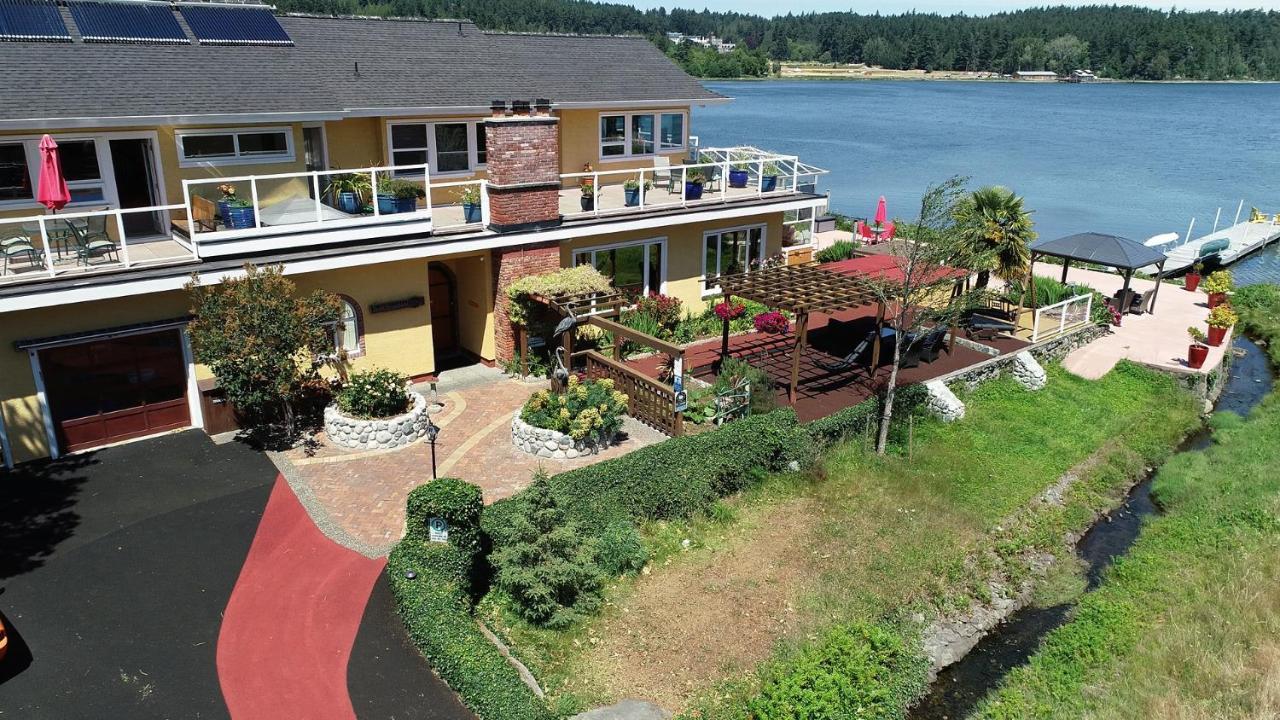 Colwood Birds Of A Feather Victoria Oceanfront Studio Suites מראה חיצוני תמונה