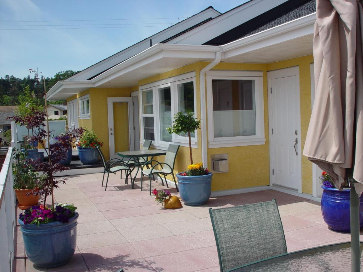 Colwood Birds Of A Feather Victoria Oceanfront Studio Suites מראה חיצוני תמונה